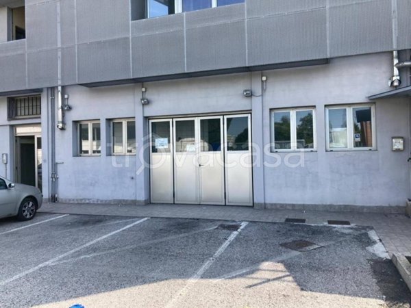 locale commerciale in vendita a Vicenza in zona San Lazzaro/Pomari