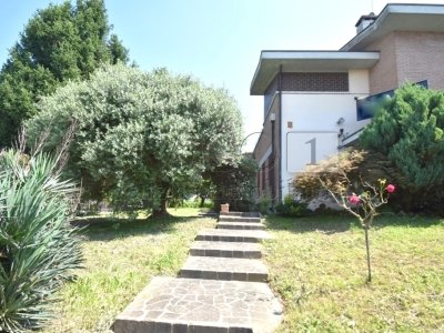 casa indipendente in vendita a Vicenza in zona Saviabona