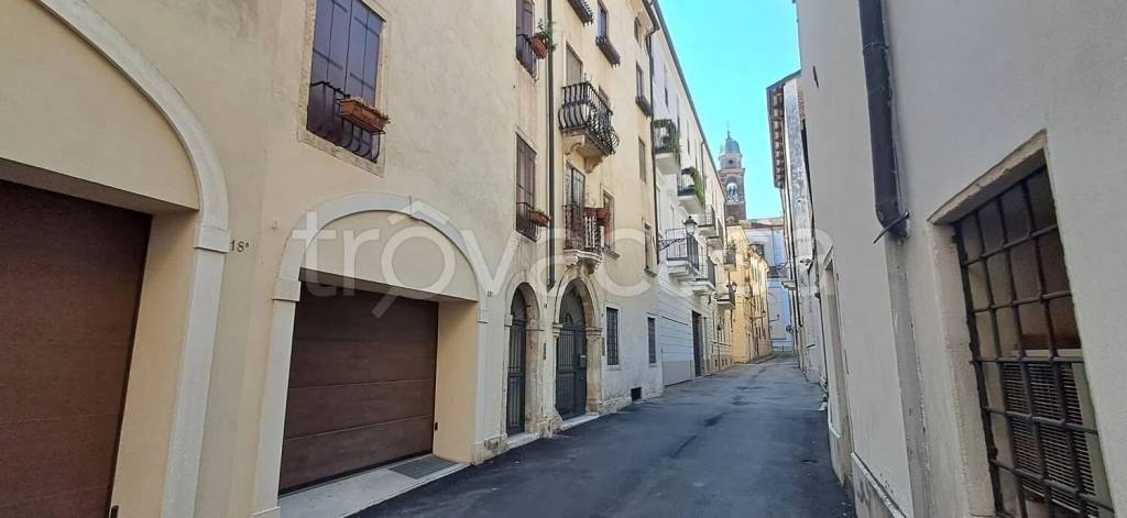 appartamento in vendita a Vicenza in zona Centro Storico