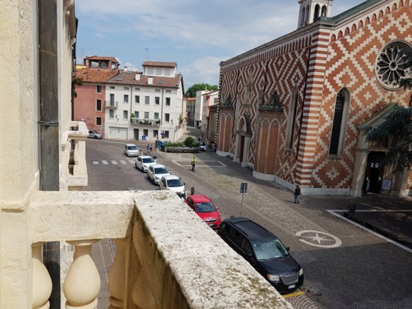 appartamento in vendita a Vicenza in zona Centro Storico