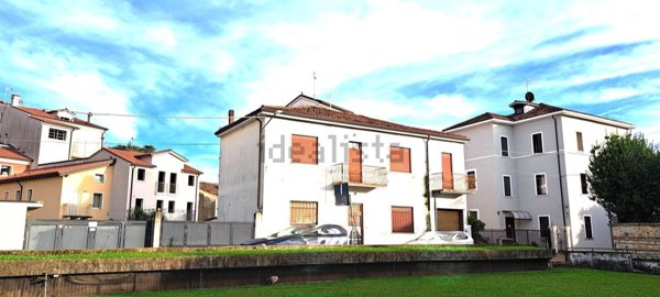 casa indipendente in vendita a Vicenza in zona Centro Storico