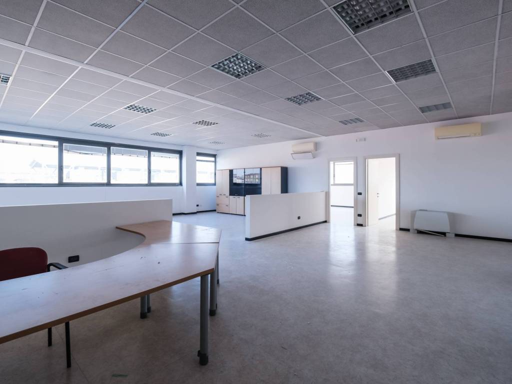 ufficio in vendita a Vicenza in zona Ferrovieri