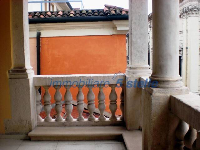 casa indipendente in vendita a Vicenza in zona Centro Storico