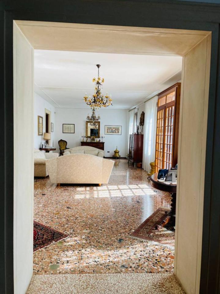 casa indipendente in vendita a Vicenza in zona Villaggio del Sole