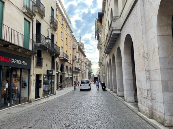 ufficio in vendita a Vicenza in zona Centro Storico