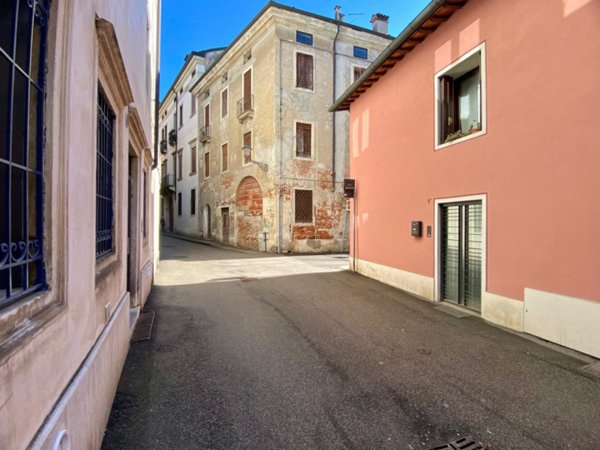 casa indipendente in vendita a Vicenza in zona Centro Storico