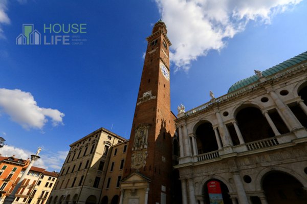 casa indipendente in vendita a Vicenza in zona Centro Storico