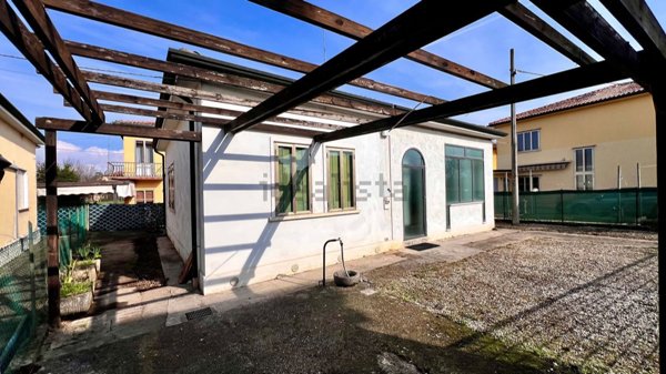 casa indipendente in vendita a Vicenza in zona Polegge