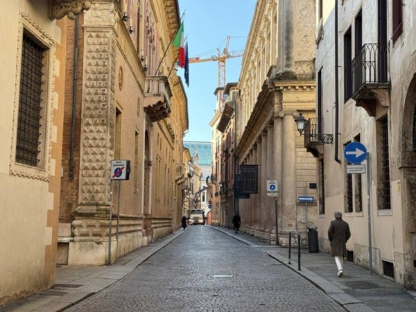 appartamento in vendita a Vicenza in zona Borgo Berga