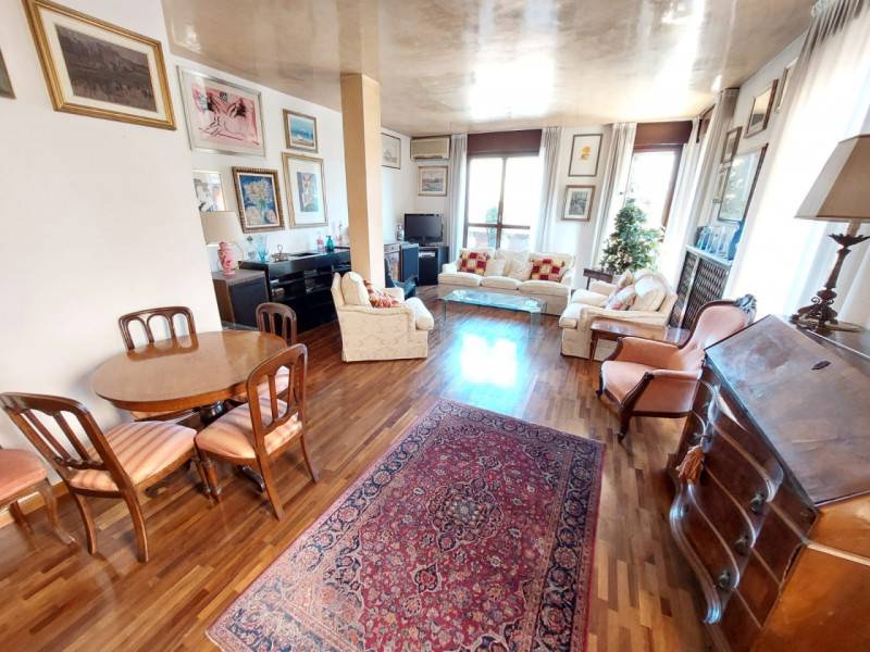 appartamento in vendita a Vicenza in zona Centro Storico