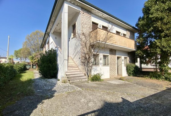 casa indipendente in vendita a Vicenza in zona Sant'Andrea