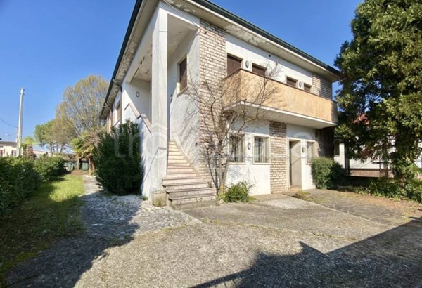 casa indipendente in vendita a Vicenza in zona Sant'Andrea