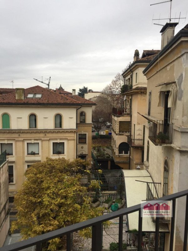 appartamento in vendita a Vicenza in zona Centro Storico