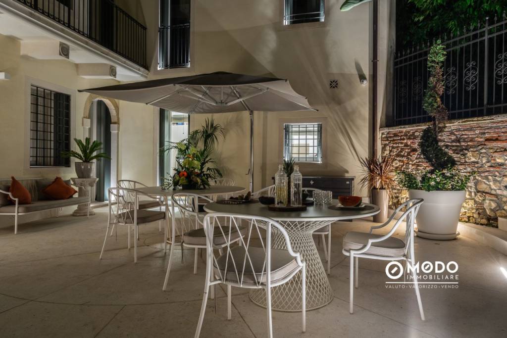 casa indipendente in vendita a Vicenza in zona Centro Storico