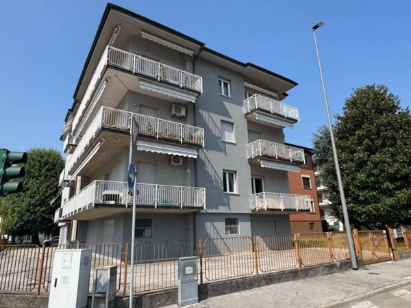appartamento in vendita a Vicenza in zona Cattane