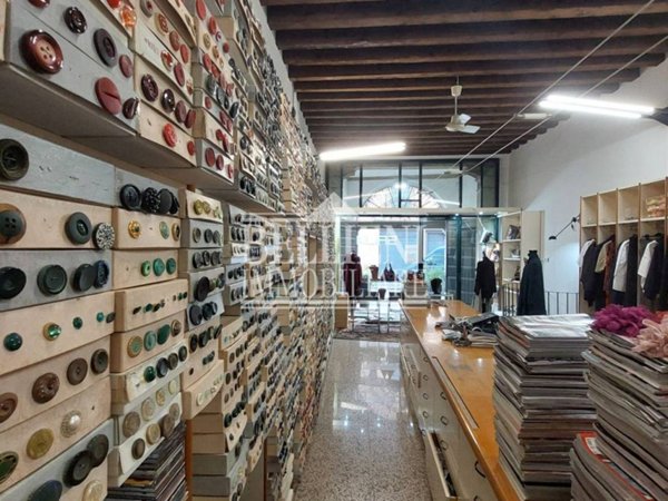 negozio in vendita a Vicenza in zona Centro Storico