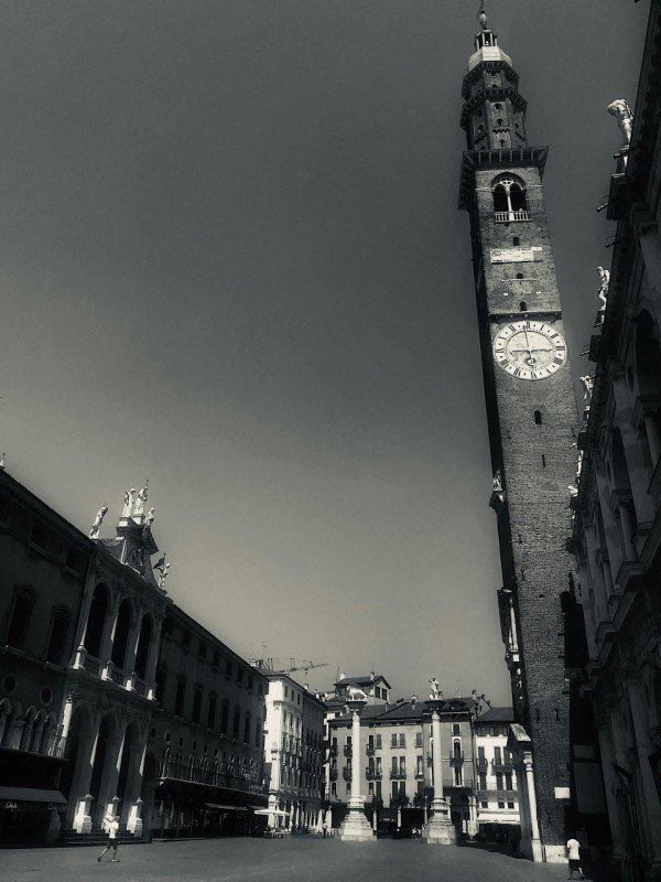 negozio in vendita a Vicenza in zona Centro Storico