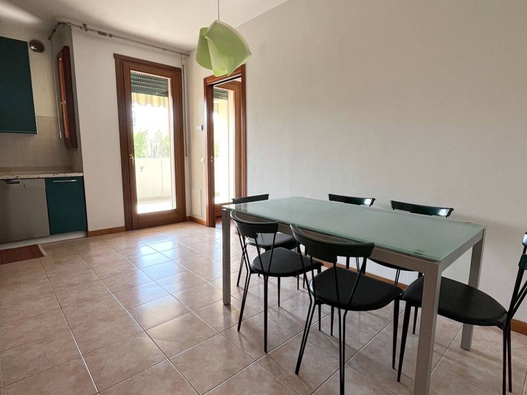 appartamento in vendita a Vicenza in zona Saviabona