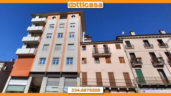 appartamento in vendita a Vicenza in zona Cattane