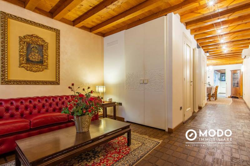 casa indipendente in vendita a Vicenza in zona Centro Storico