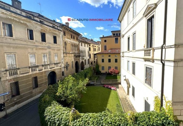 appartamento in vendita a Vicenza in zona Centro Storico