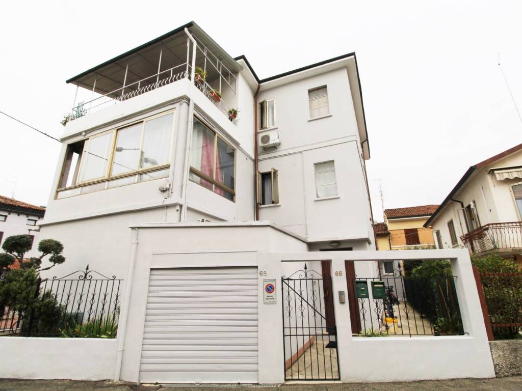 intera palazzina in vendita a Vicenza in zona Bertesina