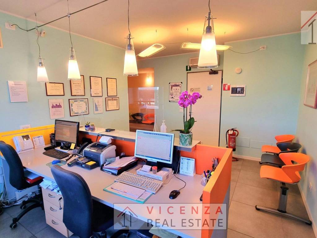 ufficio in vendita a Vicenza in zona Bertesina