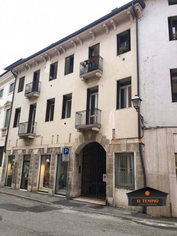 appartamento in vendita a Vicenza in zona Centro Storico