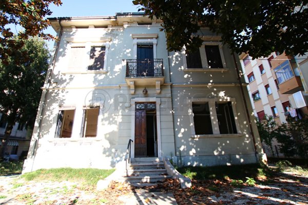 casa indipendente in vendita a Vicenza