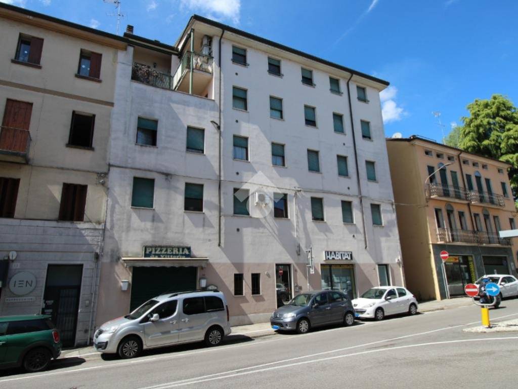appartamento in vendita a Vicenza in zona Borgo Berga