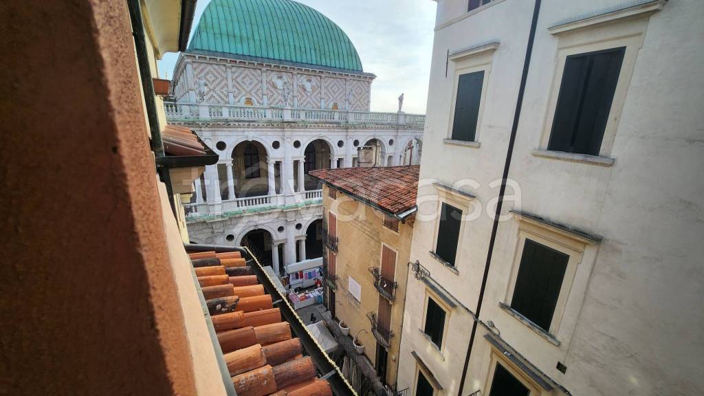 appartamento in vendita a Vicenza in zona Borgo Berga