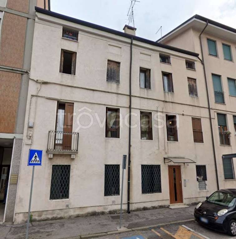 appartamento in vendita a Vicenza in zona San Lazzaro/Pomari