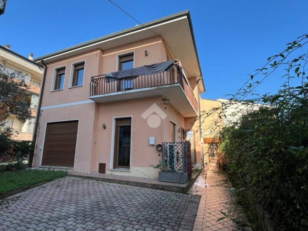 casa indipendente in vendita a Vicenza in zona Villaggio del Sole
