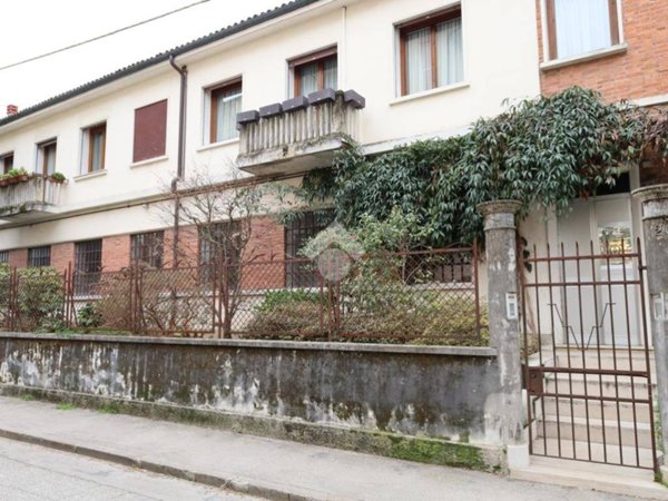 appartamento in vendita a Vicenza in zona Centro Storico