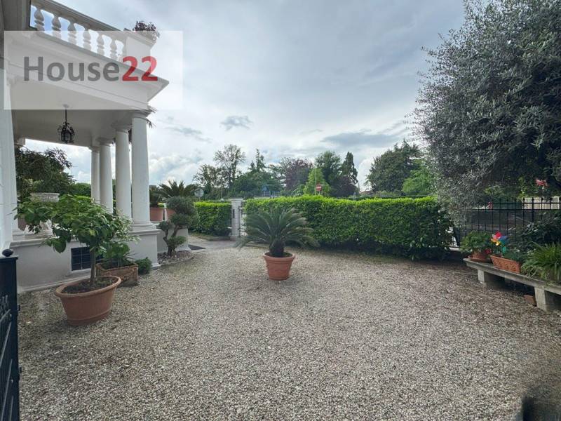 casa indipendente in vendita a Vicenza in zona Monte Berico