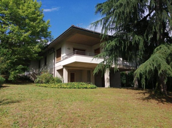 casa indipendente in vendita a Vicenza in zona Riello