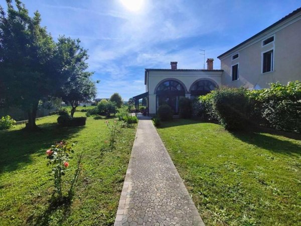 casa indipendente in vendita a Vicenza in zona Maddalene