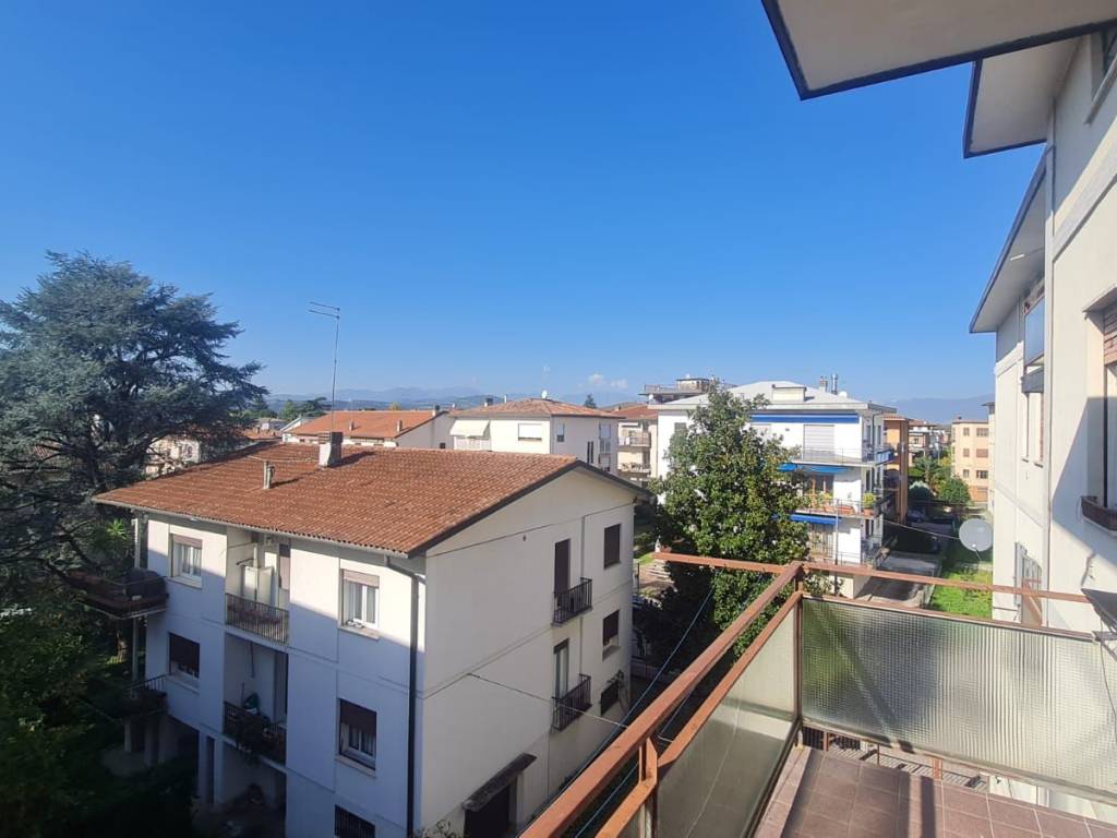 appartamento in vendita a Vicenza in zona San Bortolo/San Paolo