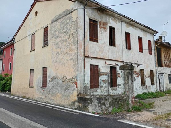 casa indipendente in vendita a Vicenza in zona Centro Storico