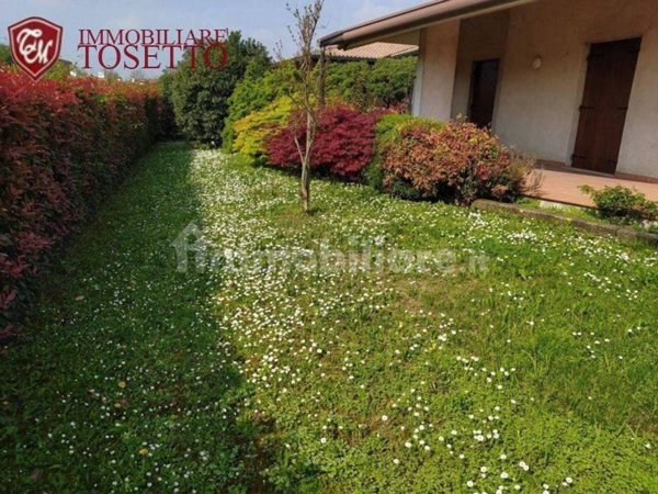 casa indipendente in vendita a Vicenza in zona Cattane
