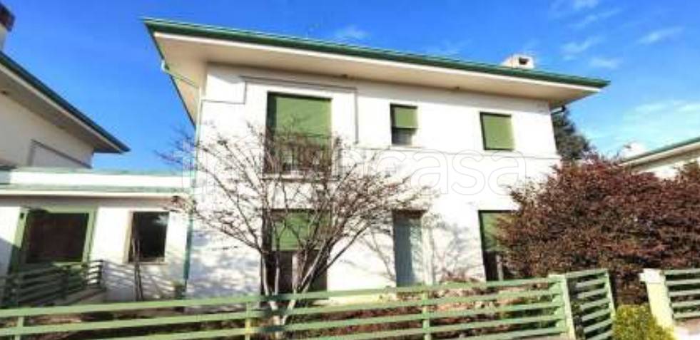 casa indipendente in vendita a Vicenza in zona Cattane