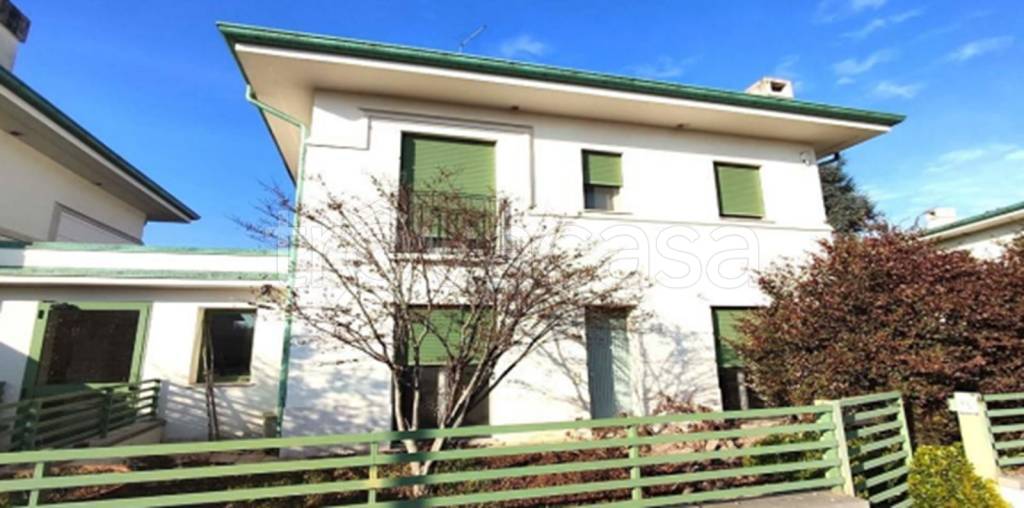 casa indipendente in vendita a Vicenza in zona Cattane