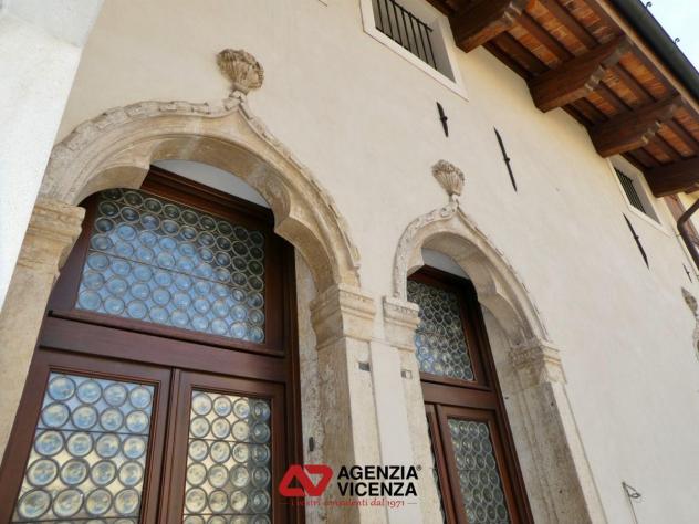 casa indipendente in vendita a Vicenza in zona Centro Storico