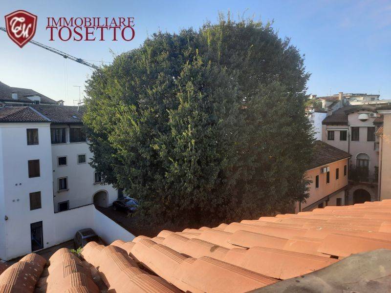 appartamento in vendita a Vicenza in zona Centro Storico