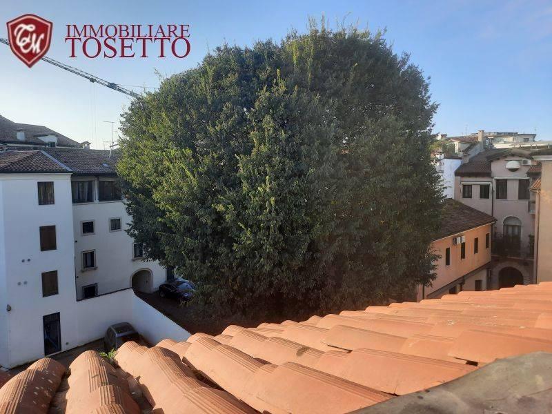appartamento in vendita a Vicenza in zona Borgo Berga