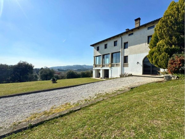 casa indipendente in vendita a Vicenza in zona Cattane