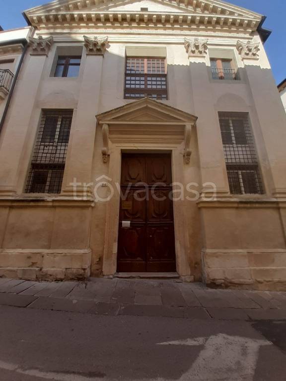 appartamento in vendita a Vicenza in zona Centro Storico
