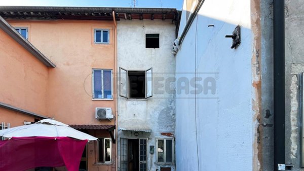 casa indipendente in vendita a Vicenza in zona Cattane
