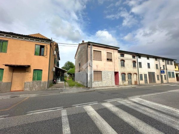 casa indipendente in vendita a Vicenza in zona Maddalene
