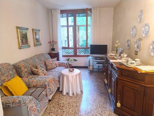 casa indipendente in vendita a Vicenza in zona Cattane